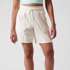 Athleta Farallon Sz XS Midi Short Organic Cotton Cream Commute Work Travel EUC